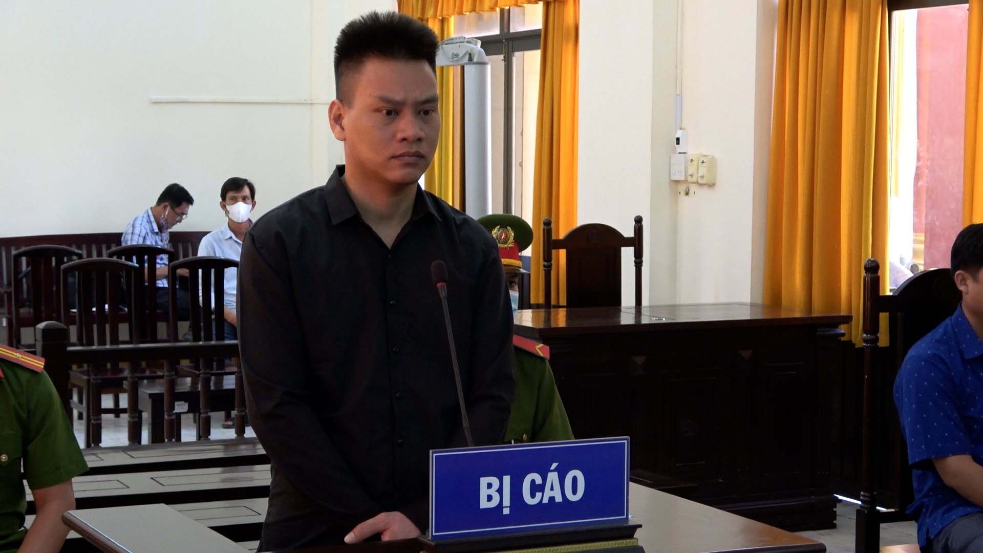 Dùng súng uy hiếp mẹ vợ để ép vợ quay về-1