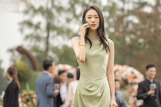 Lúc sang xin dâu thấy con riêng của tôi khóc, mẹ chồng có hành động khiến họ nhà gái ngạc nhiên