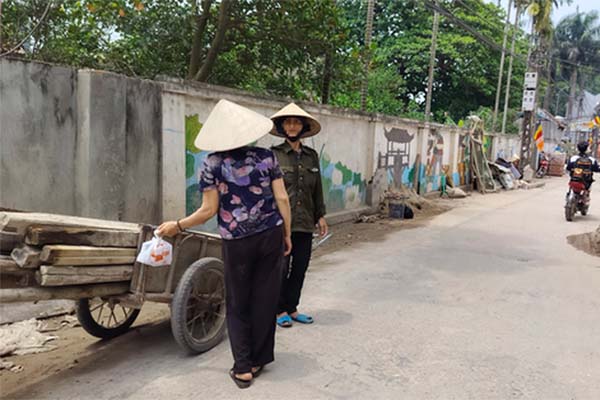 Mẹ cùng con gái mang 95 triệu đồng đi mua ma túy-4