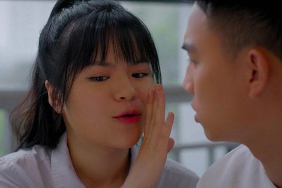 Vai nữ sinh trong phim Việt giờ vàng vấp ý kiến trái chiều
