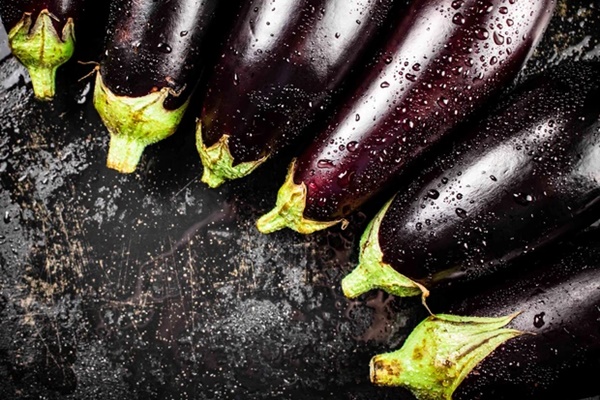 Loại quả tím thủy chung giúp ngừa bệnh tiểu đường, bảo vệ tim mạch, hỗ trợ giảm cân đang vào mùa, giá thành rẻ, hương vị hấp dẫn-1