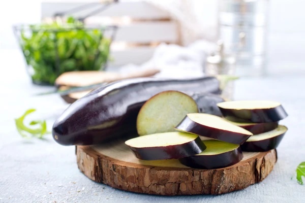 Loại quả tím thủy chung giúp ngừa bệnh tiểu đường, bảo vệ tim mạch, hỗ trợ giảm cân đang vào mùa, giá thành rẻ, hương vị hấp dẫn-3