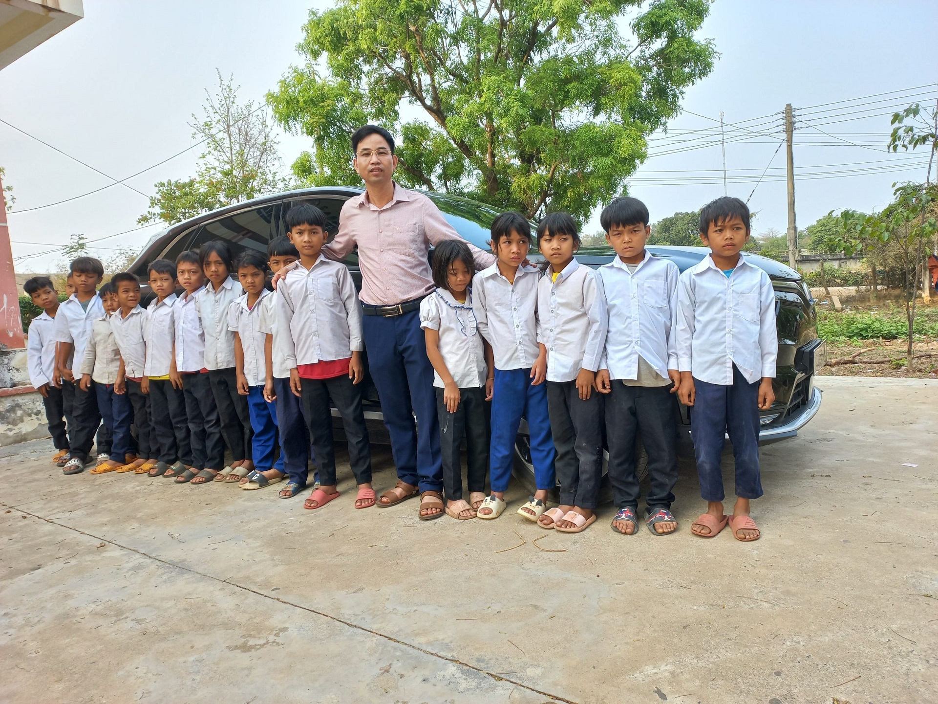 Những hành trình kết nối yêu thương cùng xe điện VinFast-4