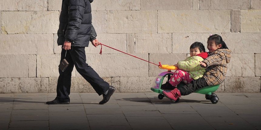 Hai phụ nữ đánh nhau trên tàu cao tốc vì một đứa trẻ nghịch ngợm-2