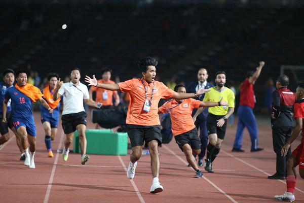 Ẩu đả kinh hoàng ở trận chung kết SEA Games 32-5