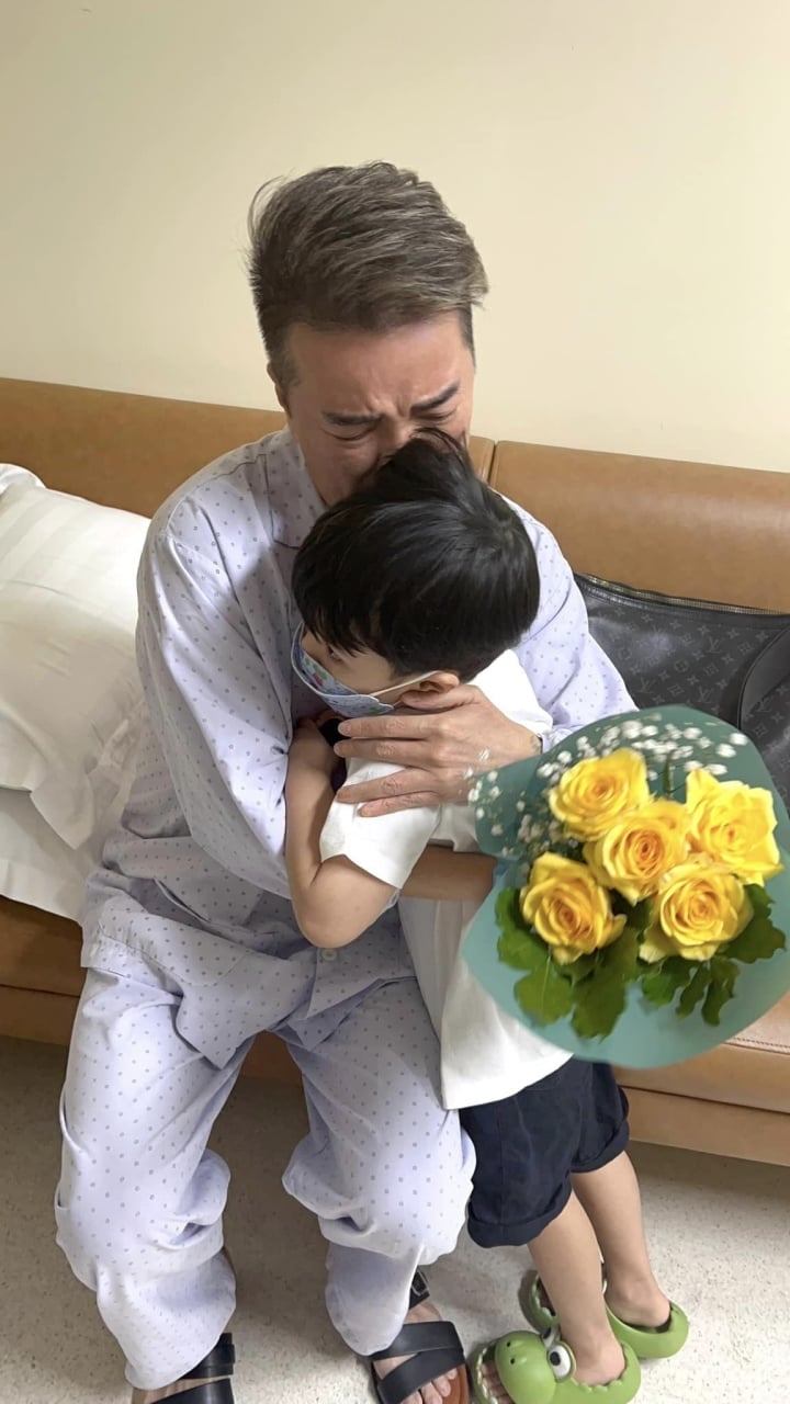 Vì sao vừa xuất viện, Đàm Vĩnh Hưng liền từ chối mọi người đến thăm?-1