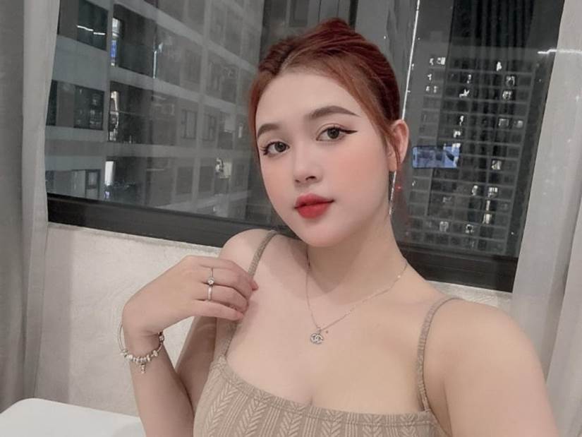 Vợ cầu thủ Vũ Tiến Long U22 Việt Nam: Gương mặt xinh đẹp, vóc dáng gợi cảm-10