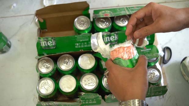 Phát hiện 20 kg ma tuý trong lon bia chở máy bay về Việt Nam-1