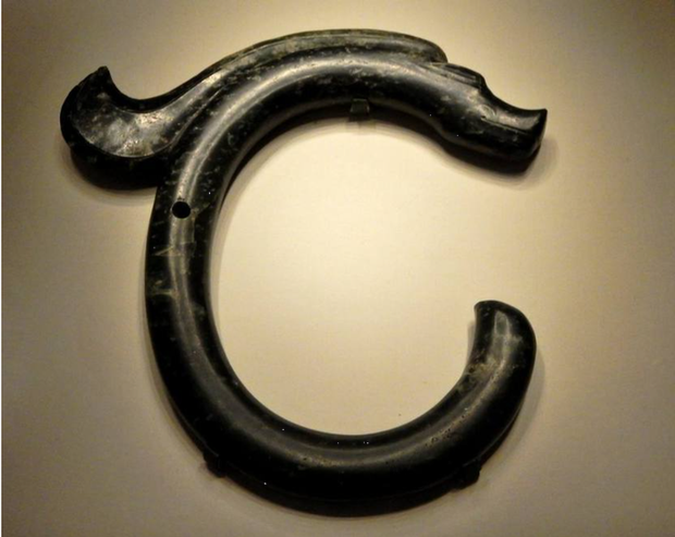 Giải quyết nỗi buồn trong mộ cổ, chuyên gia lạnh sống lưng khi thấy khuôn mặt dưới đất-4