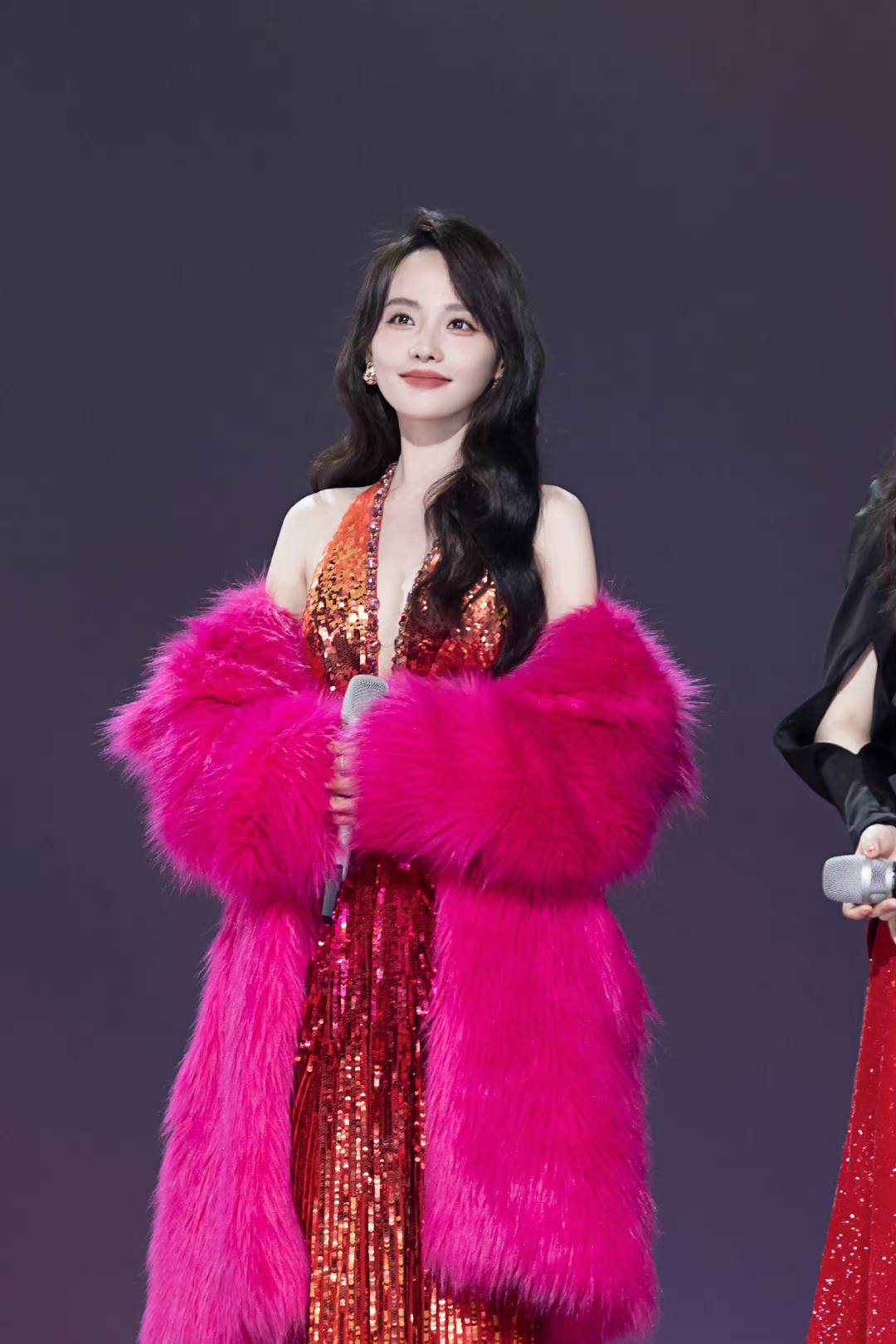 3 chiêu đốt mỡ của Trương Gia Nghê: Không cần tập luyện đổ mồ hôi mà vẫn sở hữu body cân mọi chuẩn mực Cbiz-2