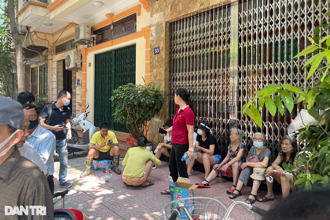 Lời kể của người đàn ông cứu cả gia đình thoát khỏi đám cháy ở Hà Nội-8