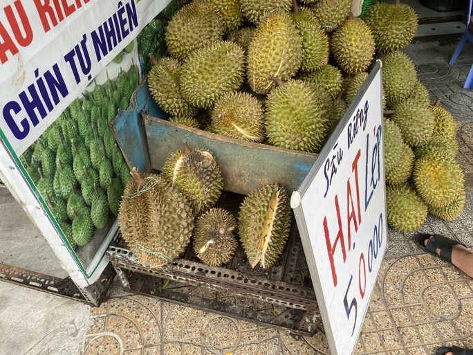 Bóc mẽ chiêu bán sầu riêng 50.000 đồng/kg tại TP HCM-1