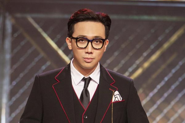 Trấn Thành cố kìm nước mắt ngay tập mở màn Người ấy là ai mùa 5-6