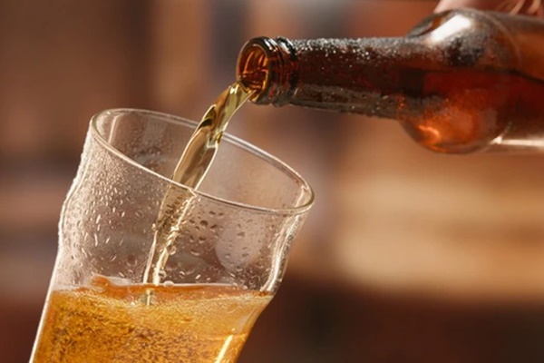 Nắng nóng, đột quỵ vào guồng: Các dấu hiệu dễ bị nhầm lẫn với say nắng-1