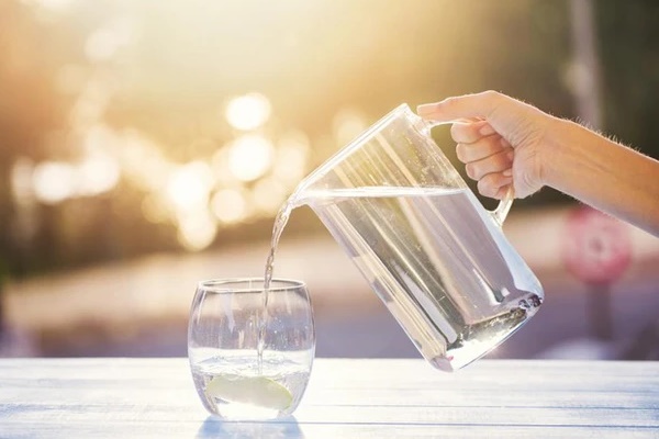 Nắng nóng, đột quỵ vào guồng: Các dấu hiệu dễ bị nhầm lẫn với say nắng-3