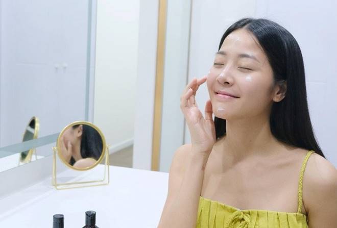 Ác nữ từng bị MXH tẩy chay được chồng dựng phòng gym sau sinh, giờ đẹp không tì vết nhờ loạt bí quyết-8