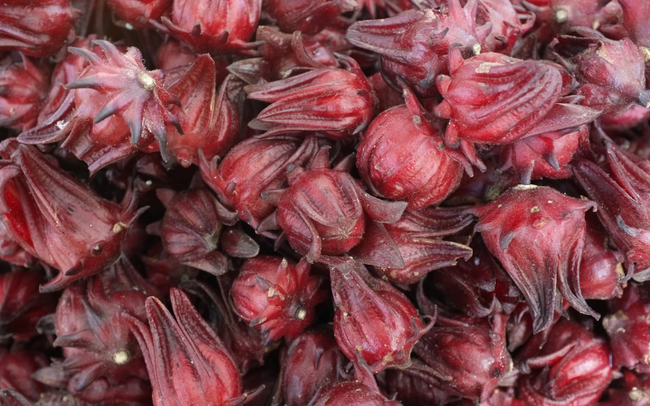 Cách làm trà dâu tây bụp giấm lạnh cho ngày nắng nóng, vừa giải nhiệt tốt lại dưỡng trắng da-1