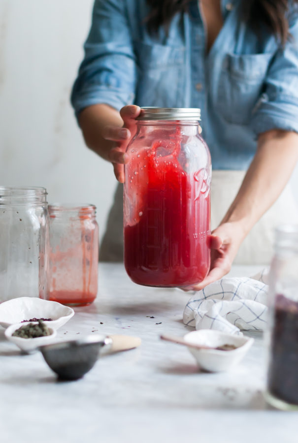 Cách làm trà dâu tây bụp giấm lạnh cho ngày nắng nóng, vừa giải nhiệt tốt lại dưỡng trắng da-7