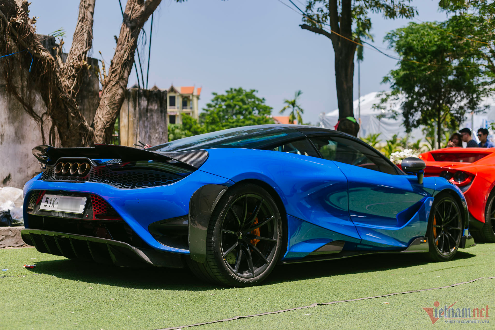 Cận cảnh dàn siêu xe hơn 150 tỷ của đại gia Sài Gòn đi rước dâu tại Hà Nội-4