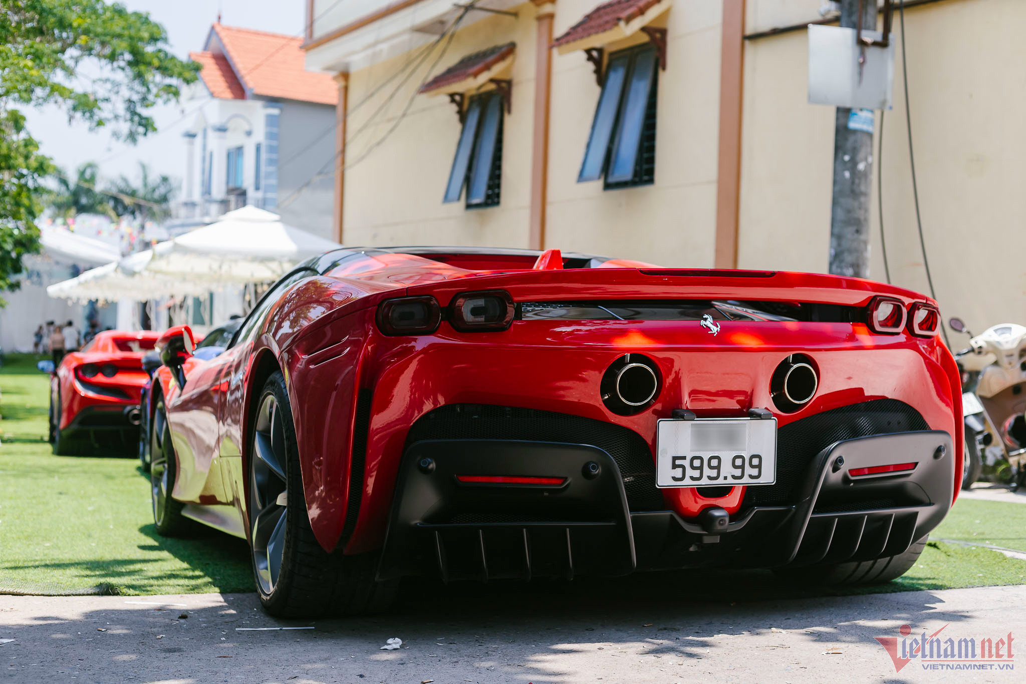 Cận cảnh dàn siêu xe hơn 150 tỷ của đại gia Sài Gòn đi rước dâu tại Hà Nội-6