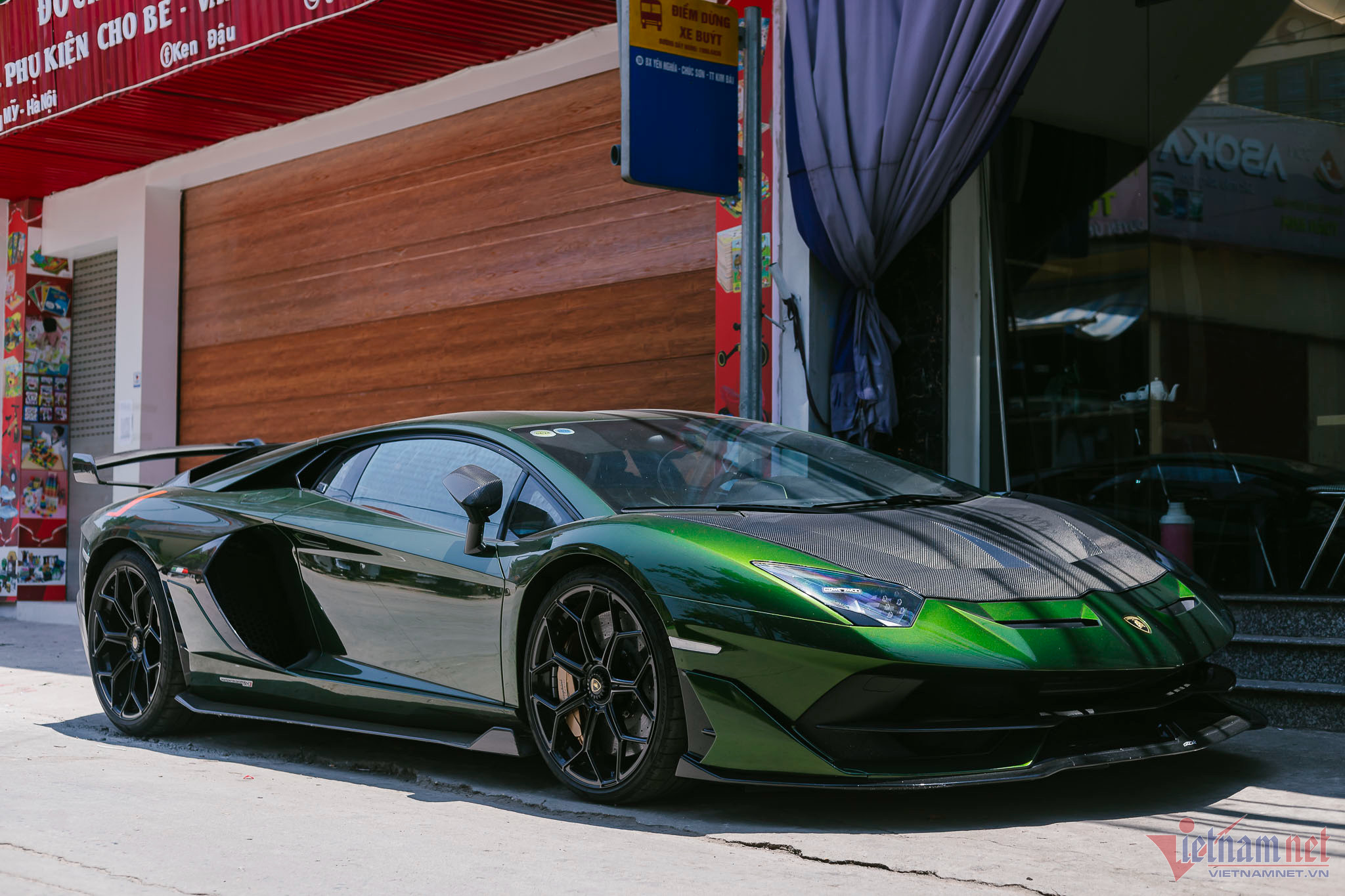 Cận cảnh dàn siêu xe hơn 150 tỷ của đại gia Sài Gòn đi rước dâu tại Hà Nội-7