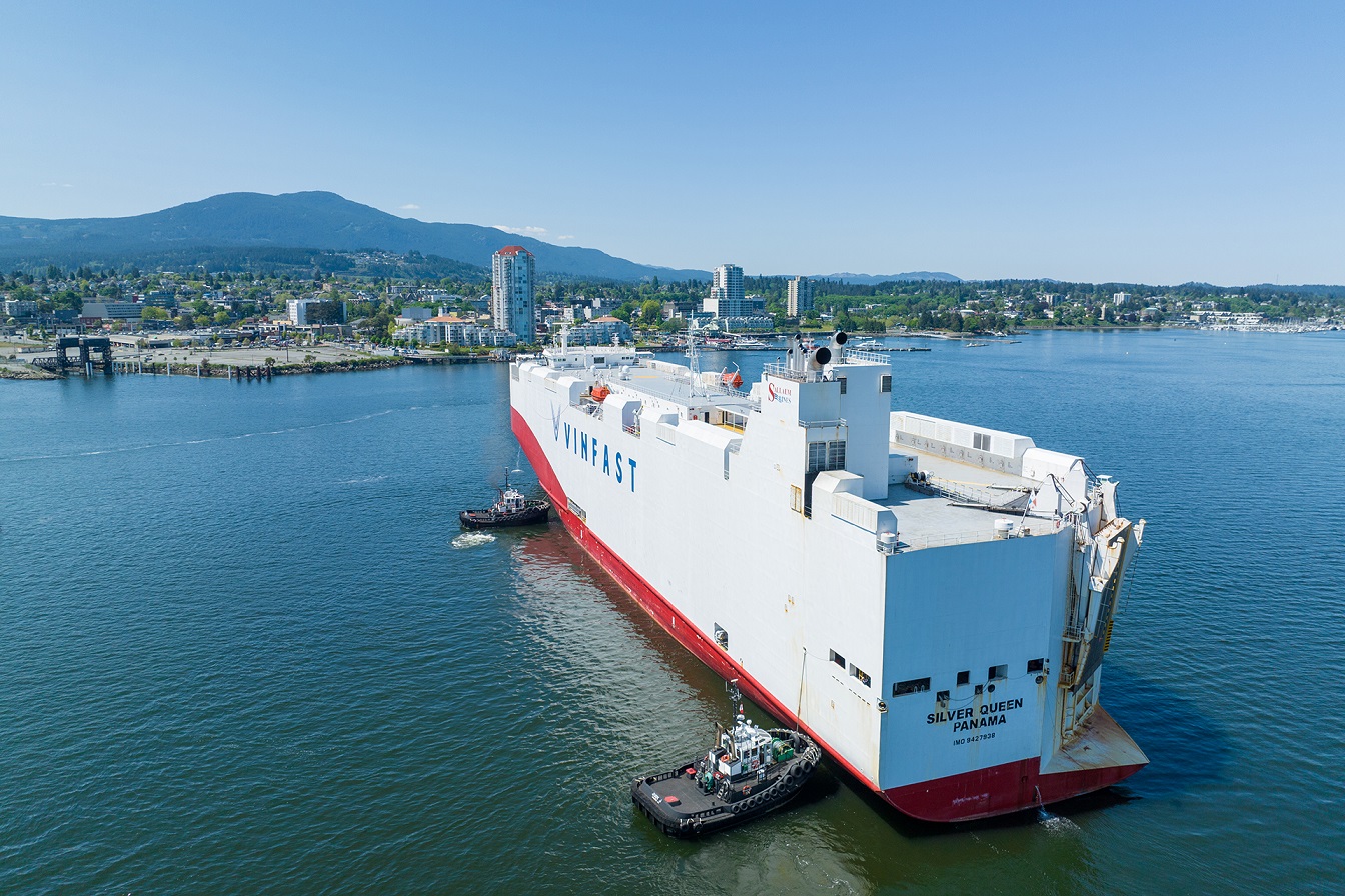 Lô VinFast VF 8 đầu tiên cập cảng Canada, sẵn sàng bàn giao từ tháng 6-3
