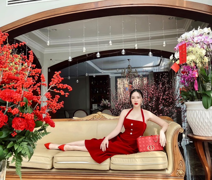 Nơi ở xa hoa của sao Việt: Có thang máy, bể bơi, camera giám sát 24/24-7