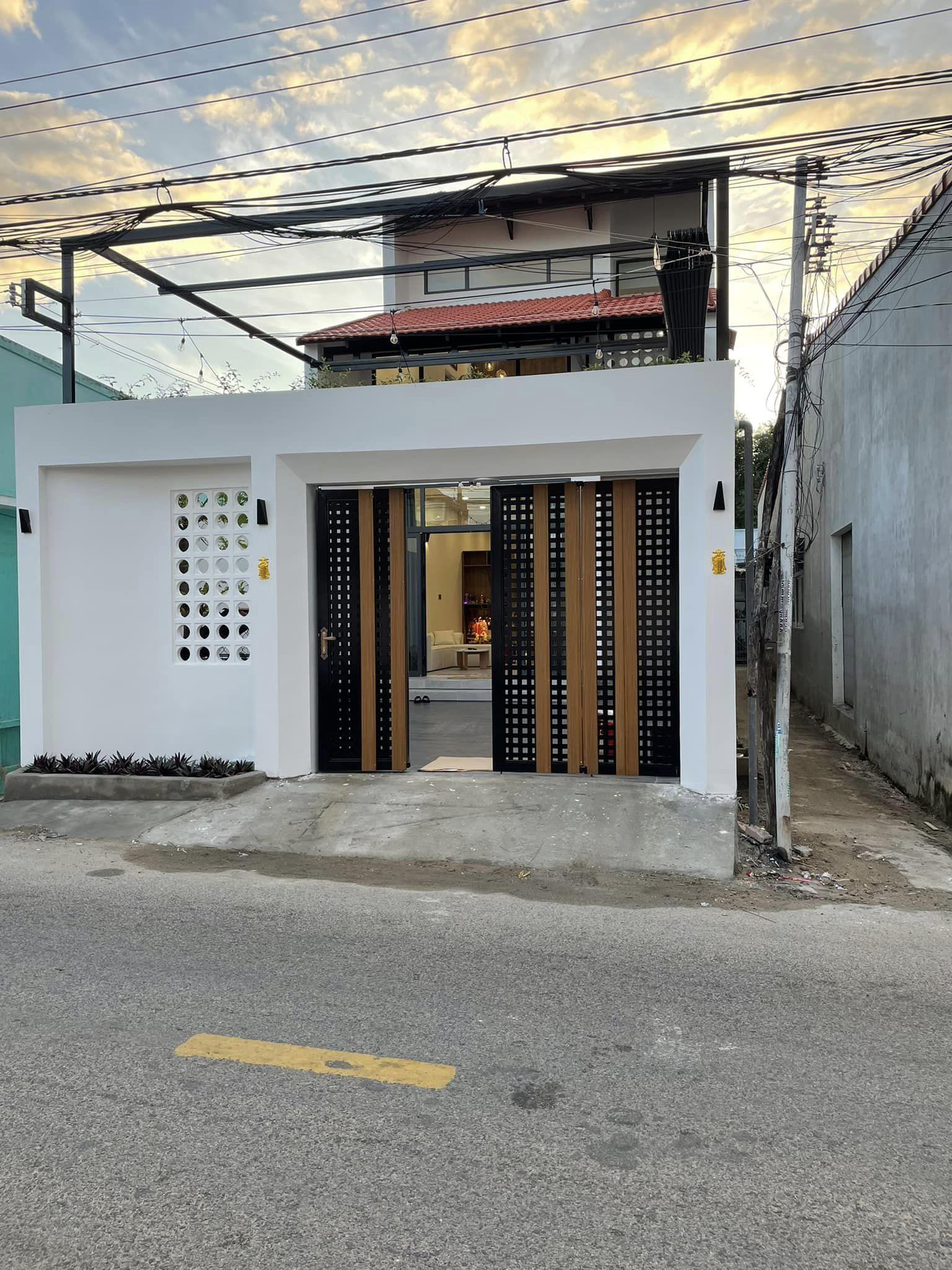 Căn nhà phố kết hợp phong cách hiện đại và cổ điển-2