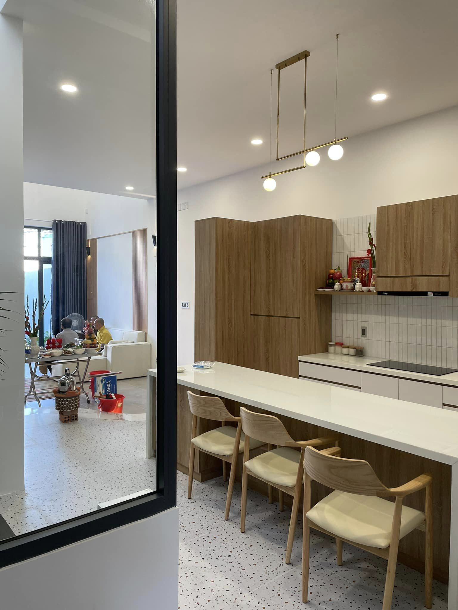 Căn nhà phố kết hợp phong cách hiện đại và cổ điển-4