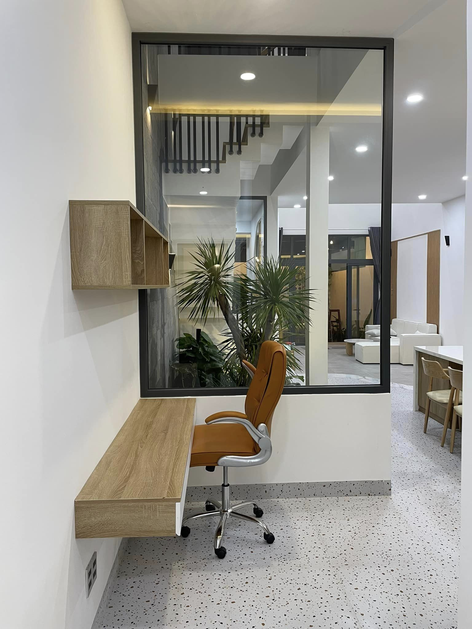 Căn nhà phố kết hợp phong cách hiện đại và cổ điển-6