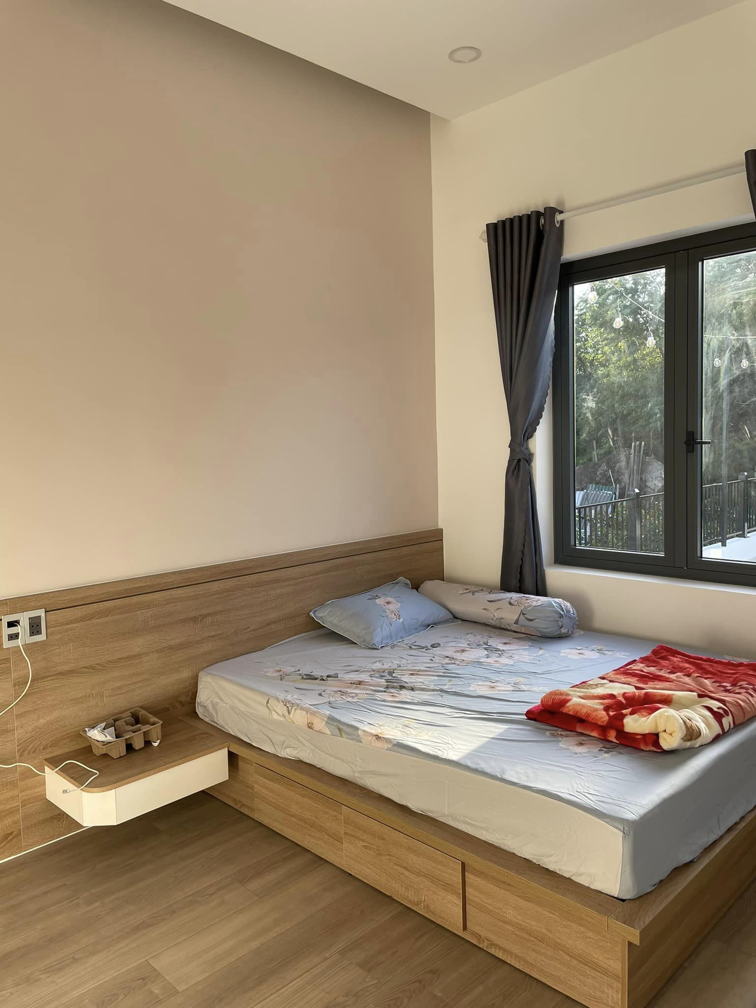 Căn nhà phố kết hợp phong cách hiện đại và cổ điển-7