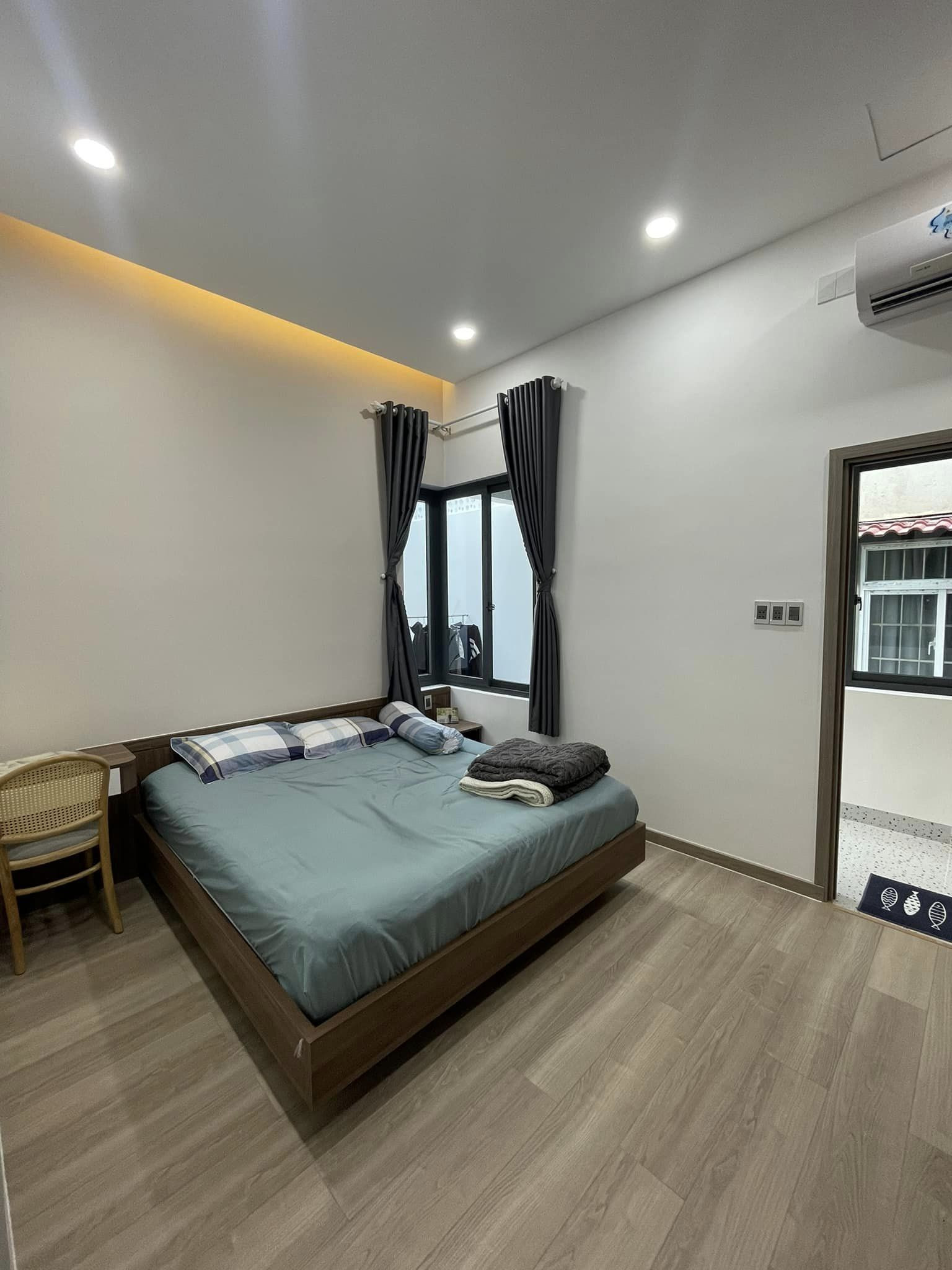 Căn nhà phố kết hợp phong cách hiện đại và cổ điển-8