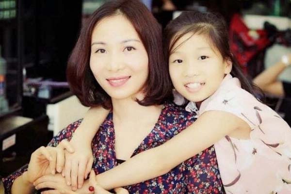 Bé trai 3 tuổi nghi bị ép hút ma túy: Khởi tố người mẹ và nhân tình-2