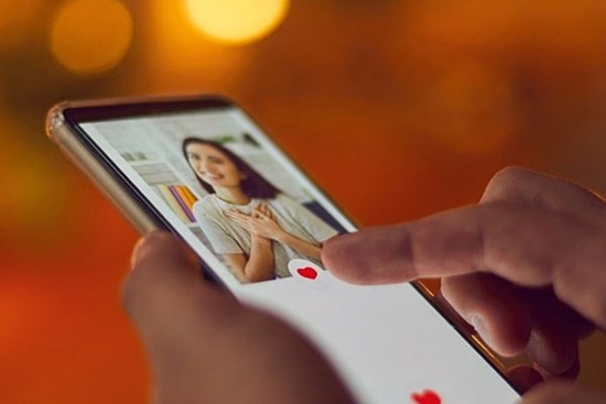 Tưởng yêu được tình đầu xinh xắn trên mạng, chàng trai choáng váng khi nhìn thấy nhan sắc 