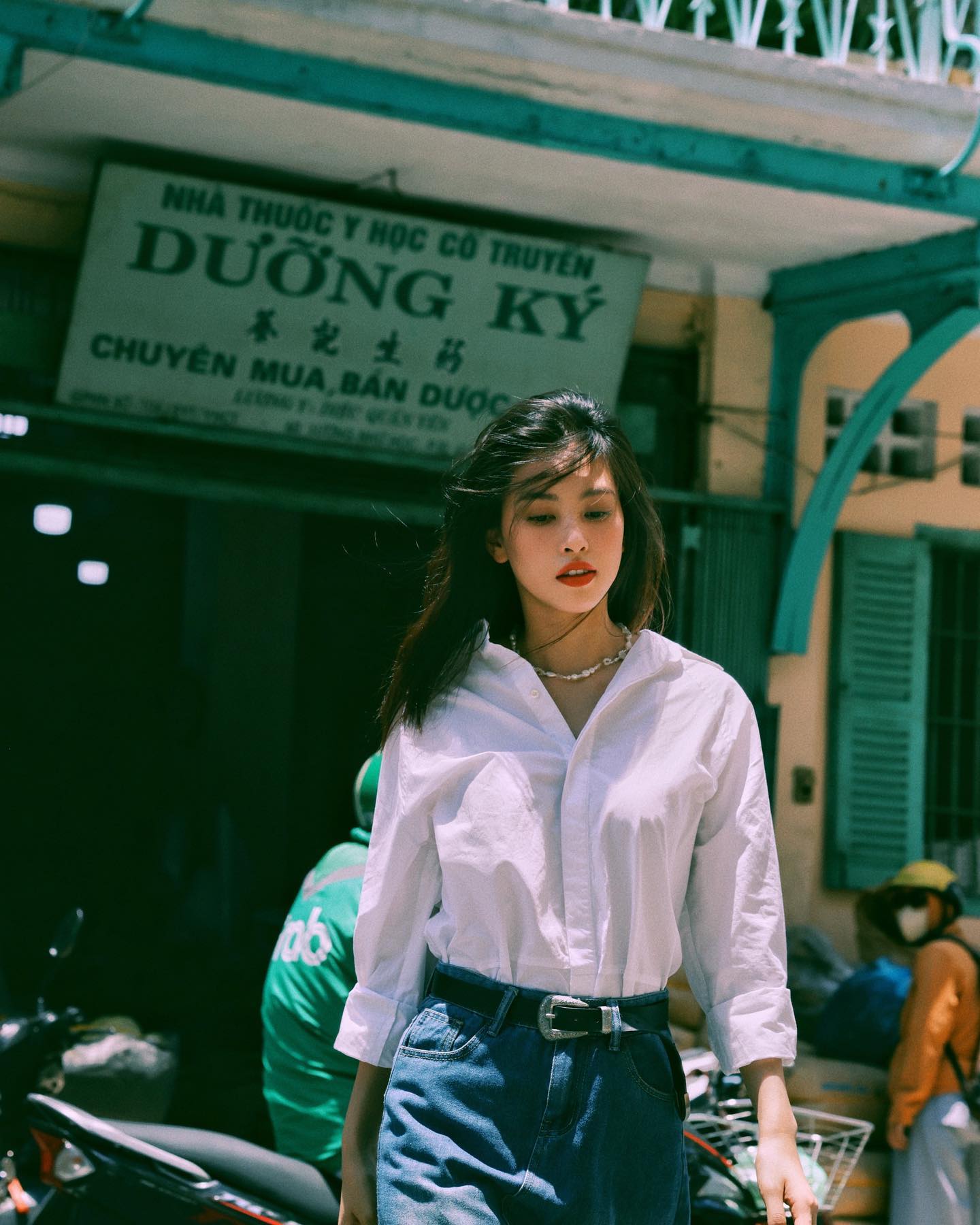 Hoa hậu Tiểu Vy thăng hạng phong cách nhờ chăm diện đồ tối giản-1