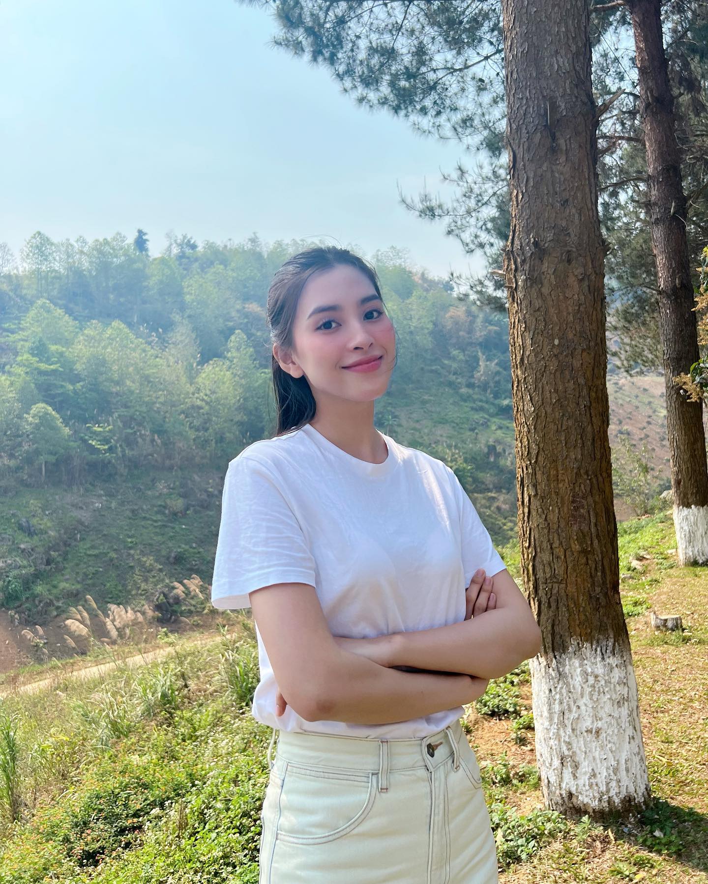 Hoa hậu Tiểu Vy thăng hạng phong cách nhờ chăm diện đồ tối giản-4