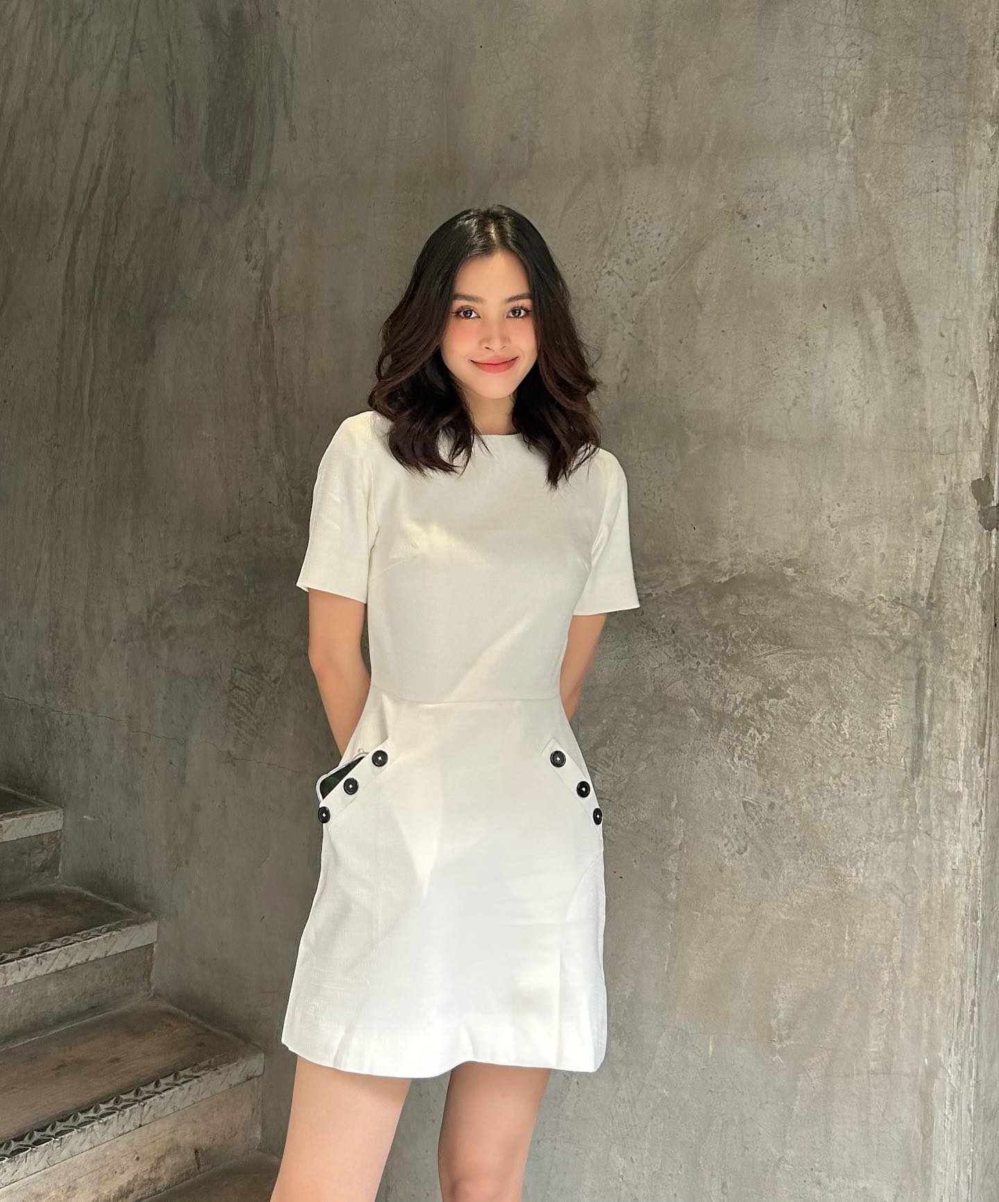 Hoa hậu Tiểu Vy thăng hạng phong cách nhờ chăm diện đồ tối giản-6