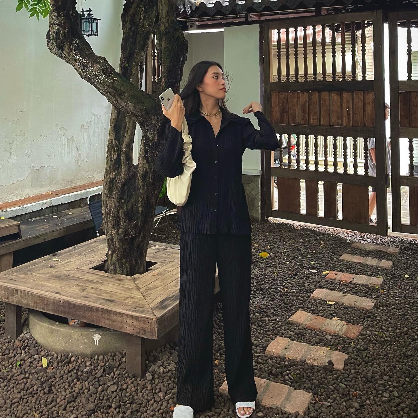 Hoa hậu Tiểu Vy thăng hạng phong cách nhờ chăm diện đồ tối giản-8