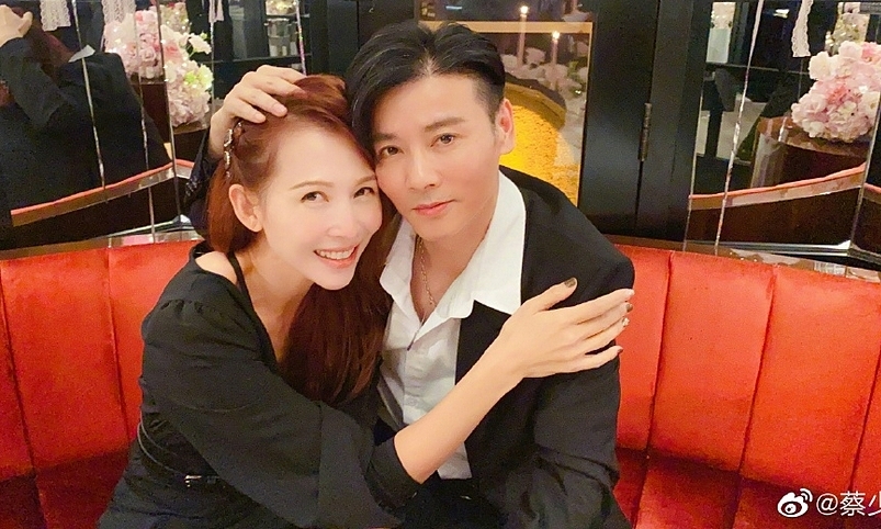 15 năm hôn nhân hạnh phúc của cặp đôi nổi tiếng showbiz gói gọn trong 3 bí quyết-4