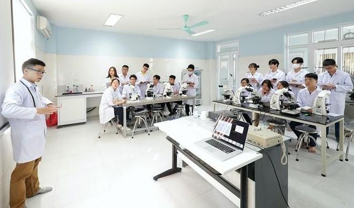 Học phí ngành Y dược tăng phi mã-1