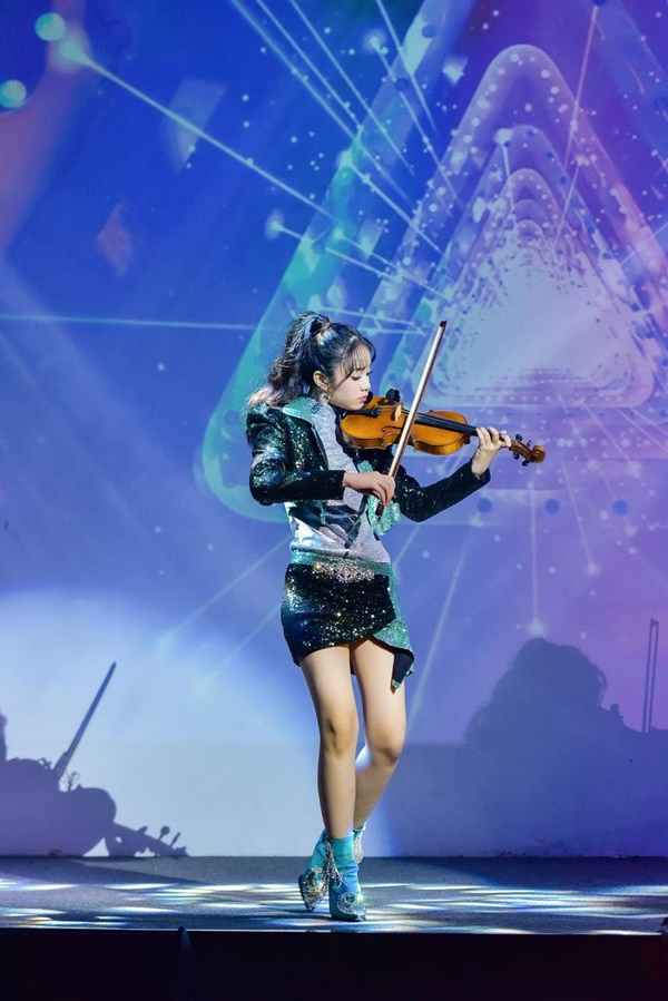 Con gái nuôi duy nhất của Bằng Kiều 12 tuổi đã cao 1m70, mẹ tiết lộ 3 bài tập tăng chiều cao-3