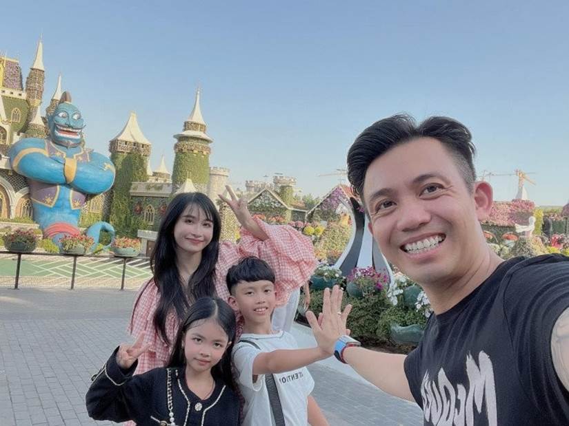 Chồng làm bố ở tuổi 16, vợ 2 Minh Nhựa từ chối thẳng khi con trai 9 tuổi muốn kết giao bạn gái-1