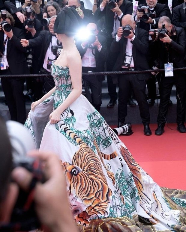 Phạm Băng Băng diện đầm xuyên thấu tại Cannes-9