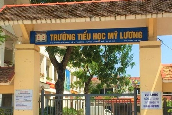 Nữ sinh lớp 5 bị ép quỳ gối, cởi đồ: Mâu thuẫn chỉ vì đốt vở của bạn