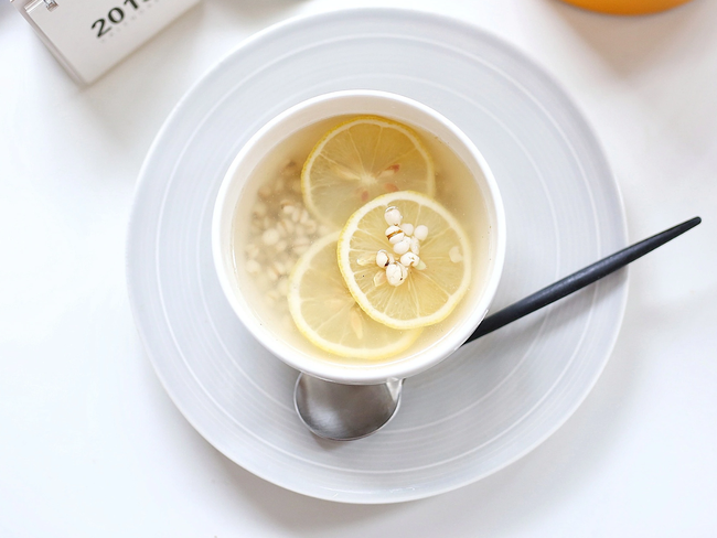 Có một công thức nước uống làm cực dễ lại giúp thải độc và trắng da-7
