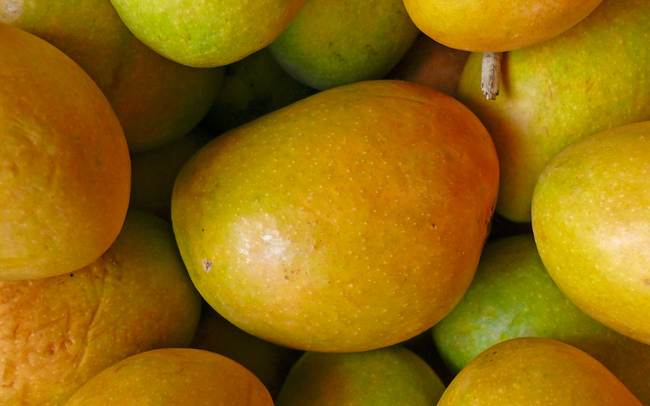 Xoài đang vào mùa, với 4 mẹo này sẽ chọn được xoài ngon ngọt làm sinh tố đẹp da-4