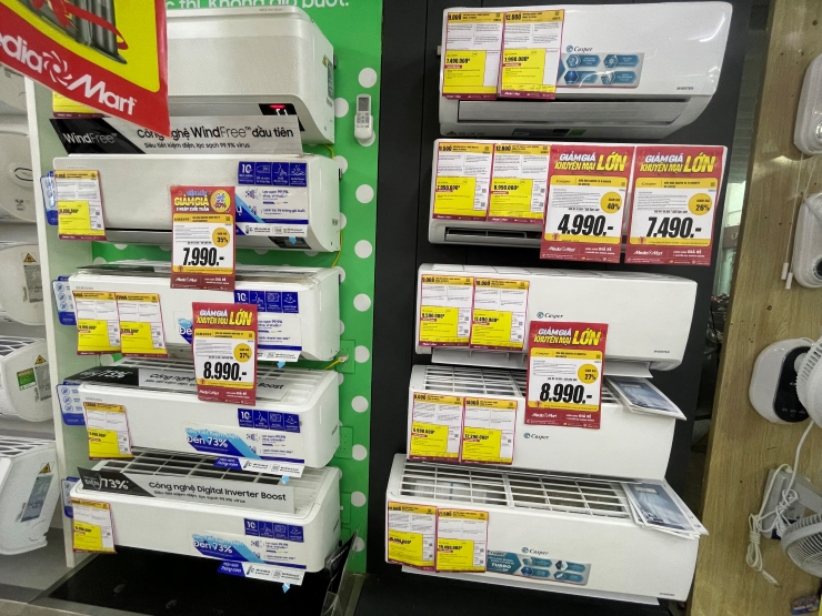 Vào hè, siêu thị điện máy giảm giá, lắp điều hoà hơn 4 triệu còn thêm quà-1