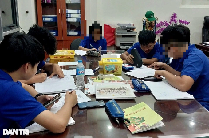 Sĩ tử cắm đầu ôn luyện, ao ước một điều khiến phụ huynh rơi nước mắt-3