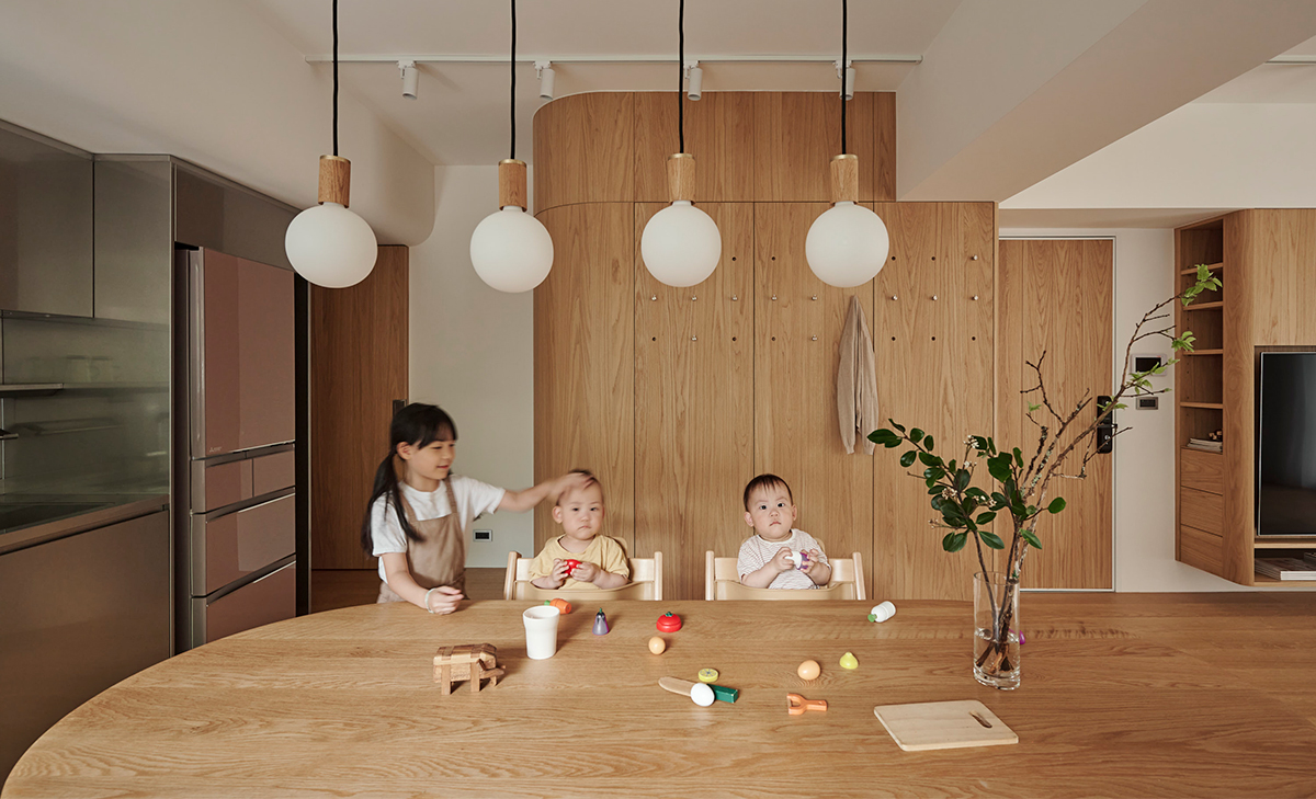 Cách phân chia căn hộ rất thông minh của gia đình có 3 con nhỏ ở Nhật Bản-1