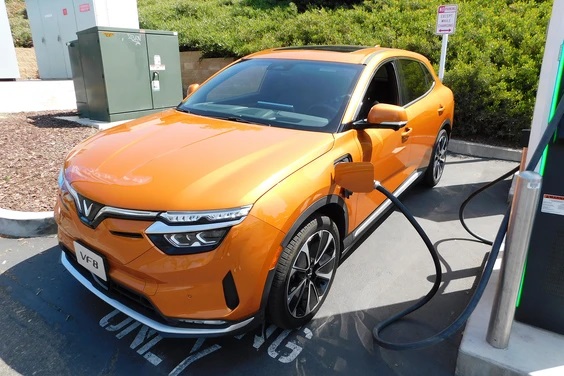 Driving Canada: VF 8 là 1 trong 3 mẫu xe điện đẹp nhất hiện nay ở Canada-4